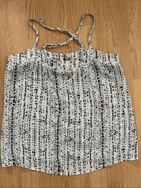 Jessica Simpson spaghetti strap sleeveless blouse